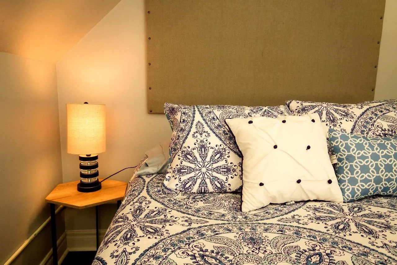The Only Backpacker'S Inn (Adults Only) Toronto Guest house